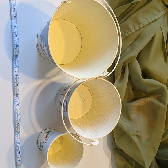 Christmas decorative Buckets - Picture 2 of 3